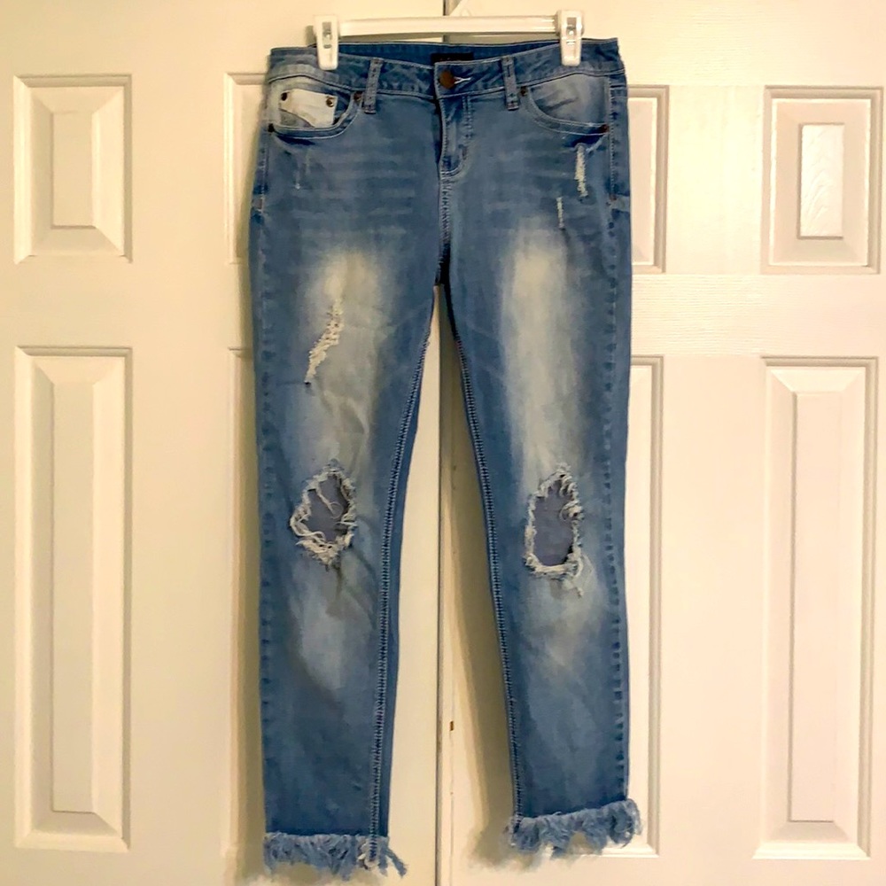 Junior jeans with rips